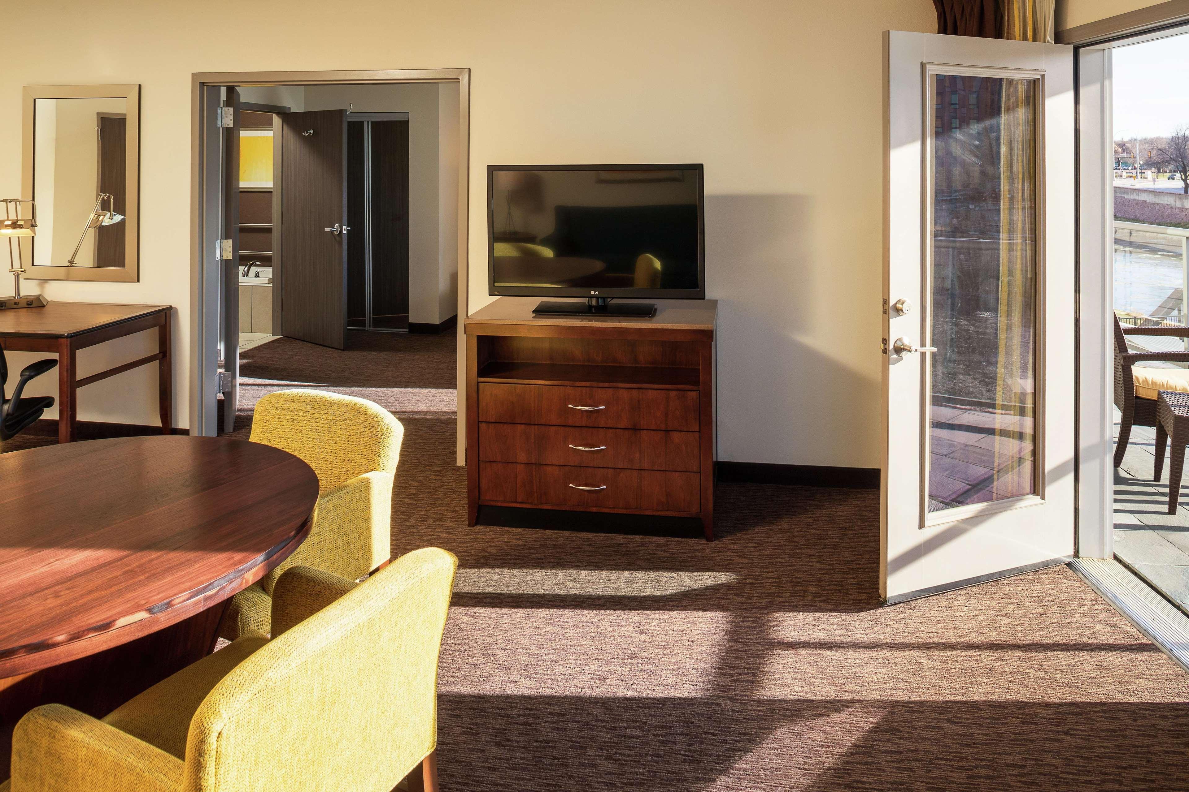 Hilton Garden Inn Sioux Falls Downtown Экстерьер фото